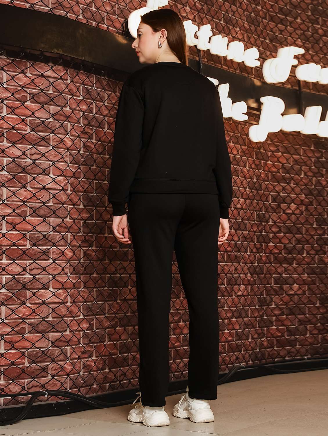 women solid sweatshirt and track pant co-ord set  - 22354506 -  Standard Image - 3