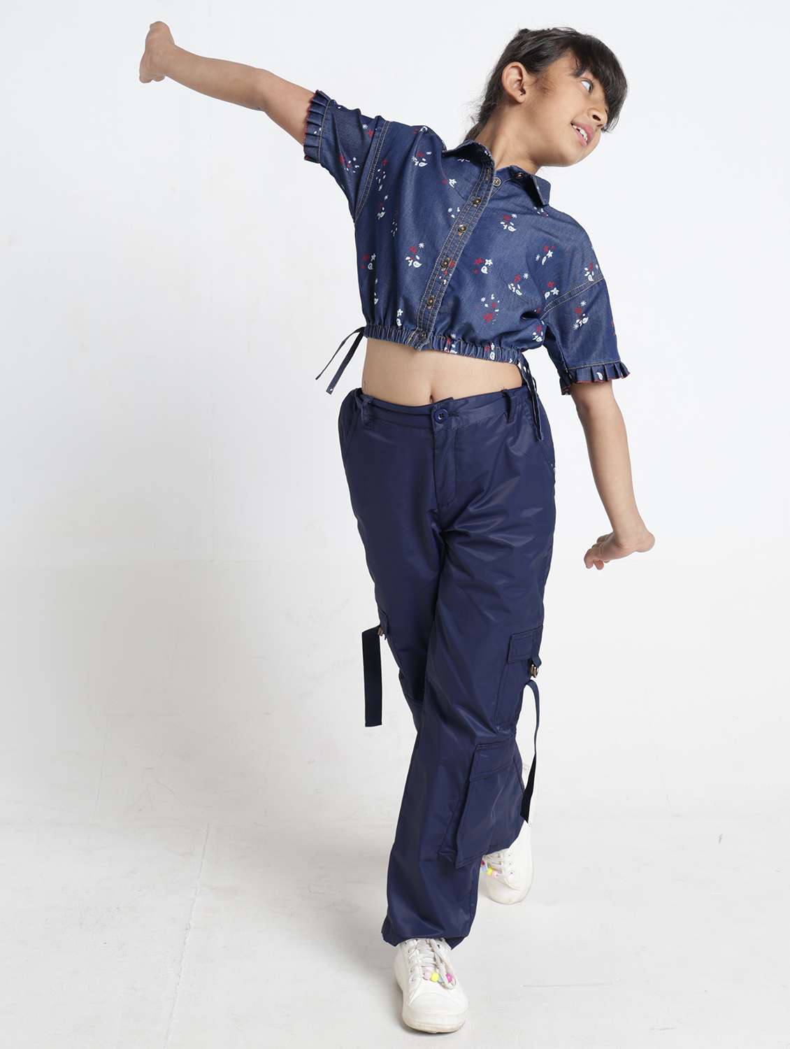 girls printed collared short sleeve crop top - 22356445 -  Standard Image - 5