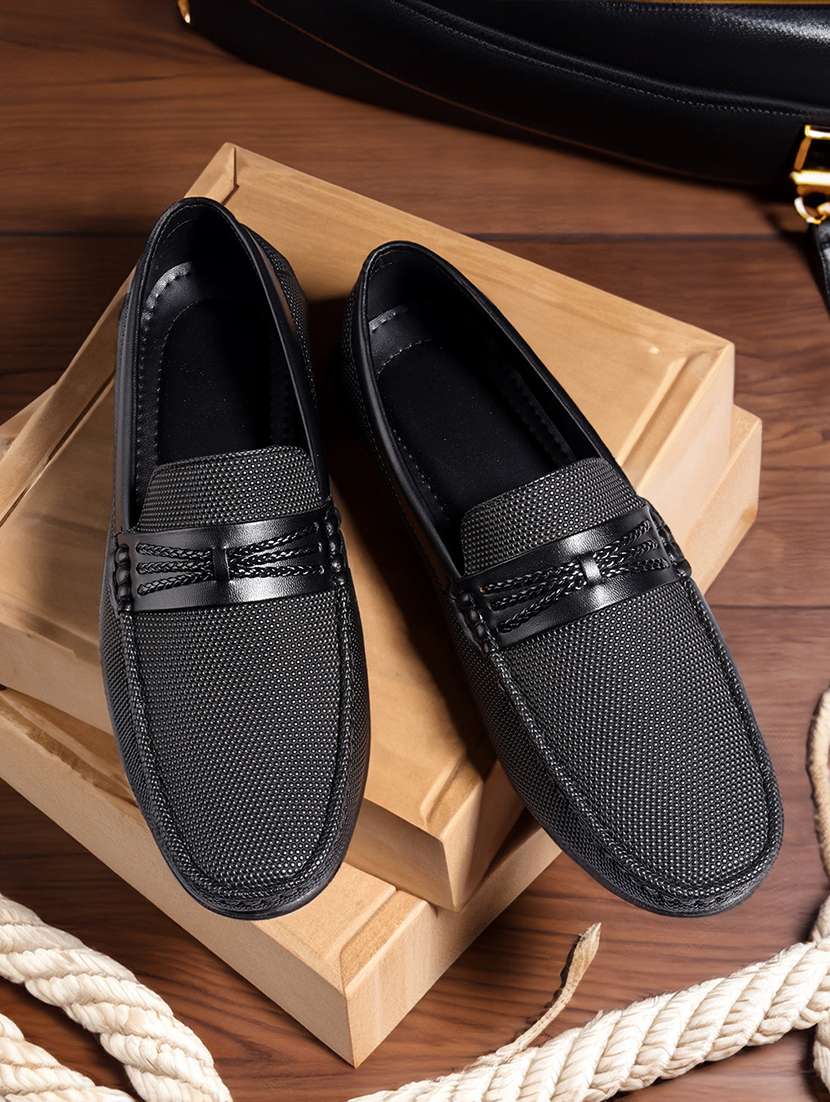 men textured slip on loafer