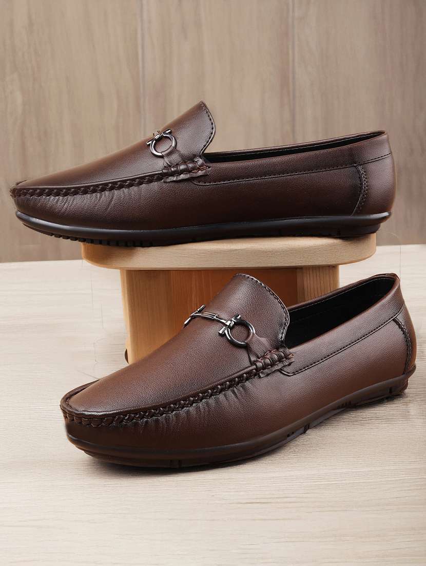 men solid slip on horsebit loafer