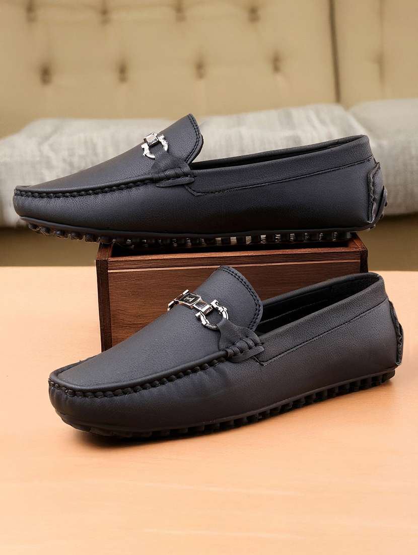 men solid slip on horsebit loafer