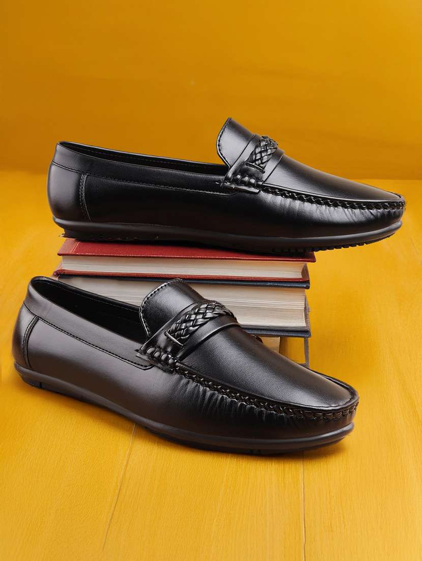 men solid slip on loafer