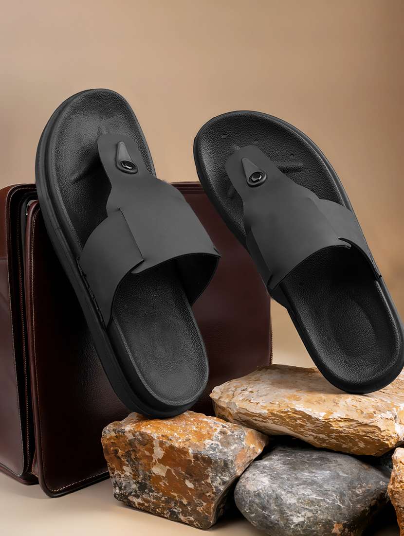 men solid toe seperator sandal