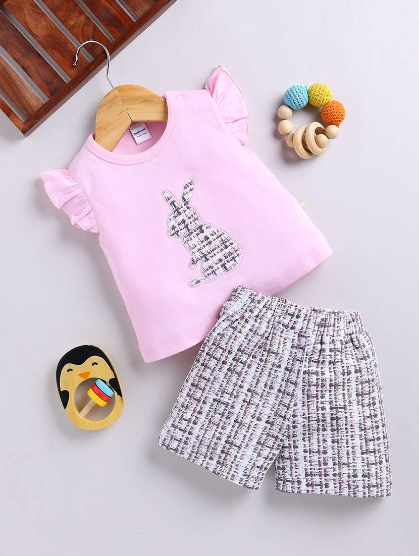 girls patch detailed round neck shorts set