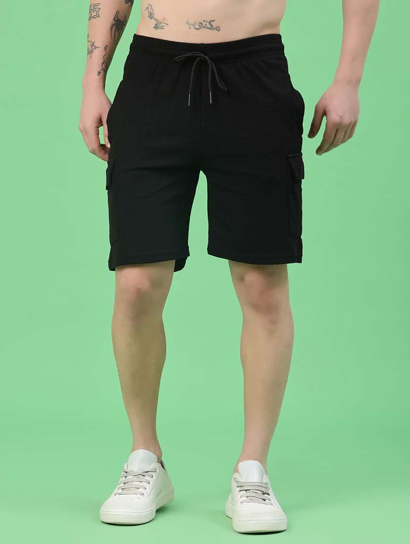 men solid mid rise cargo shorts