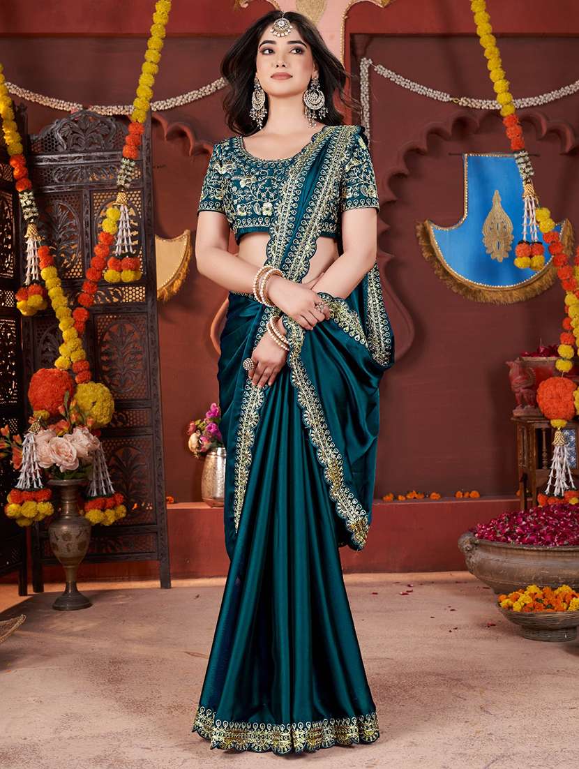 women solid with bordered saree with blouse