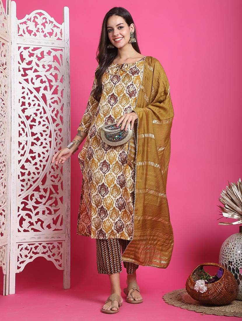 women printed three quarter sleeve kurta pant with dupatta set
