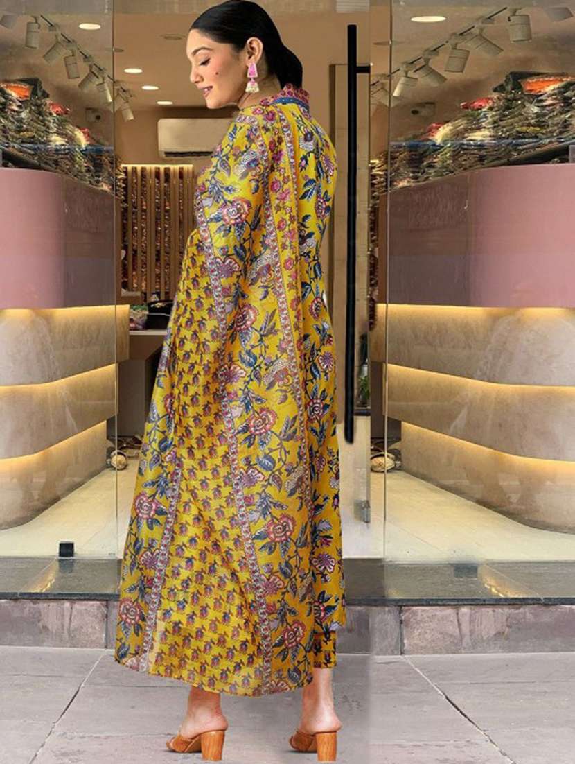 women floral three quarter sleeve kurta palazzo with dupatta set - 22357936 -  Standard Image - 3