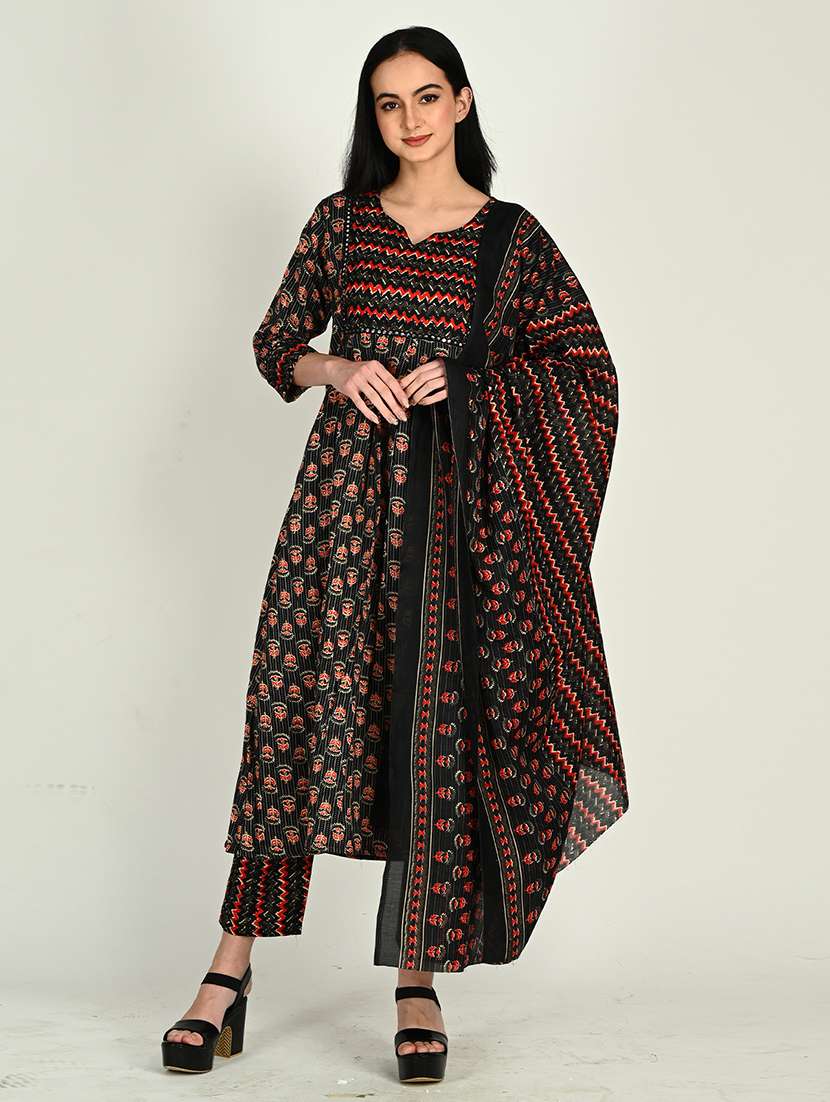 women printed three quarter sleeve kurta pant with dupatta set