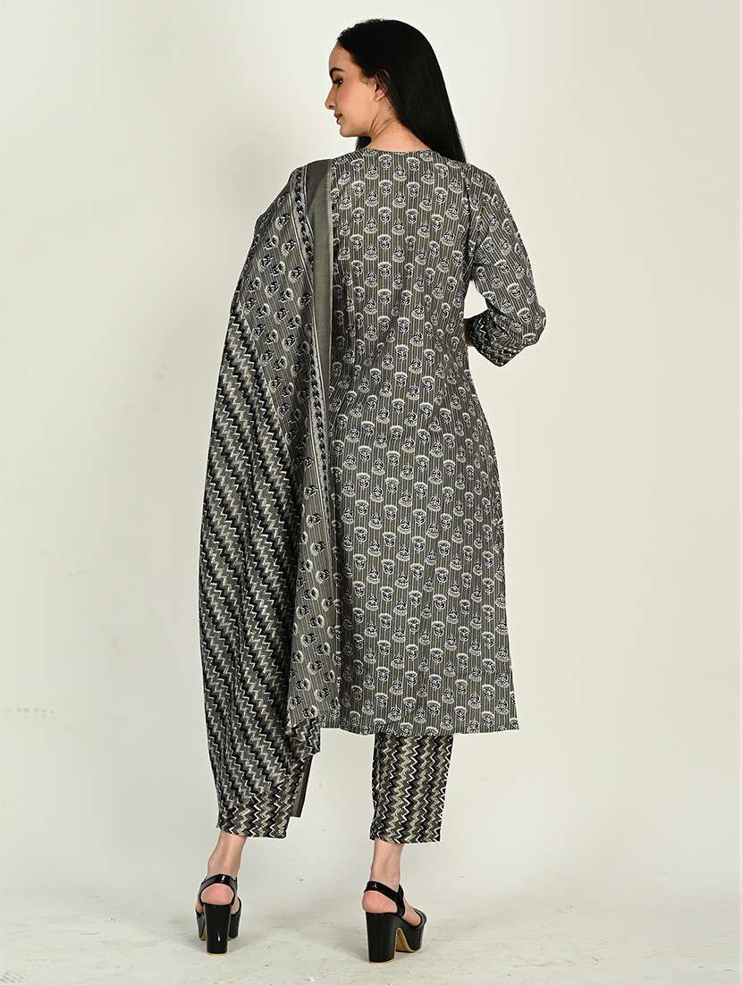 women printed three quarter sleeve kurta pant with dupatta set - 22357939 -  Standard Image - 3