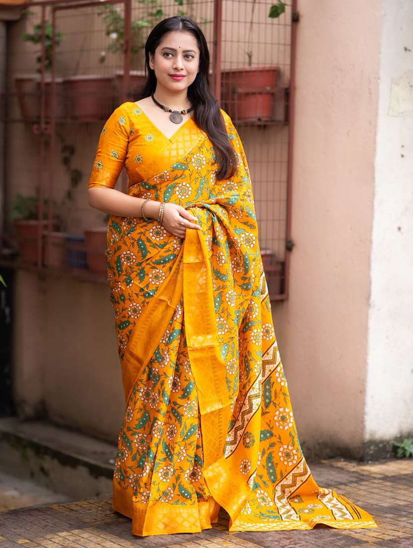 women printed casual wear saree with blouse