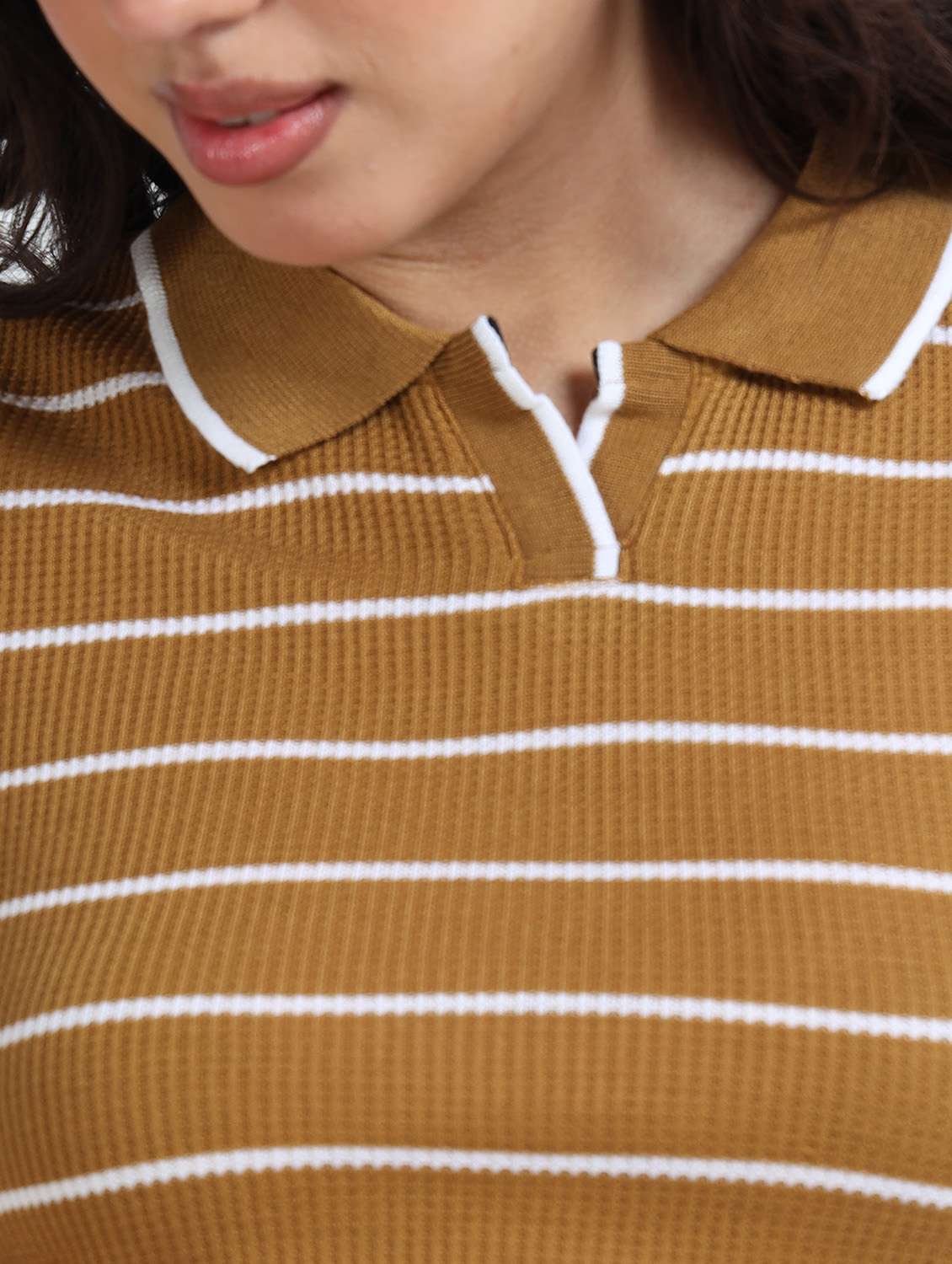 women striped short sleeve crop polo t-shirt - 22358145 -  Standard Image - 3