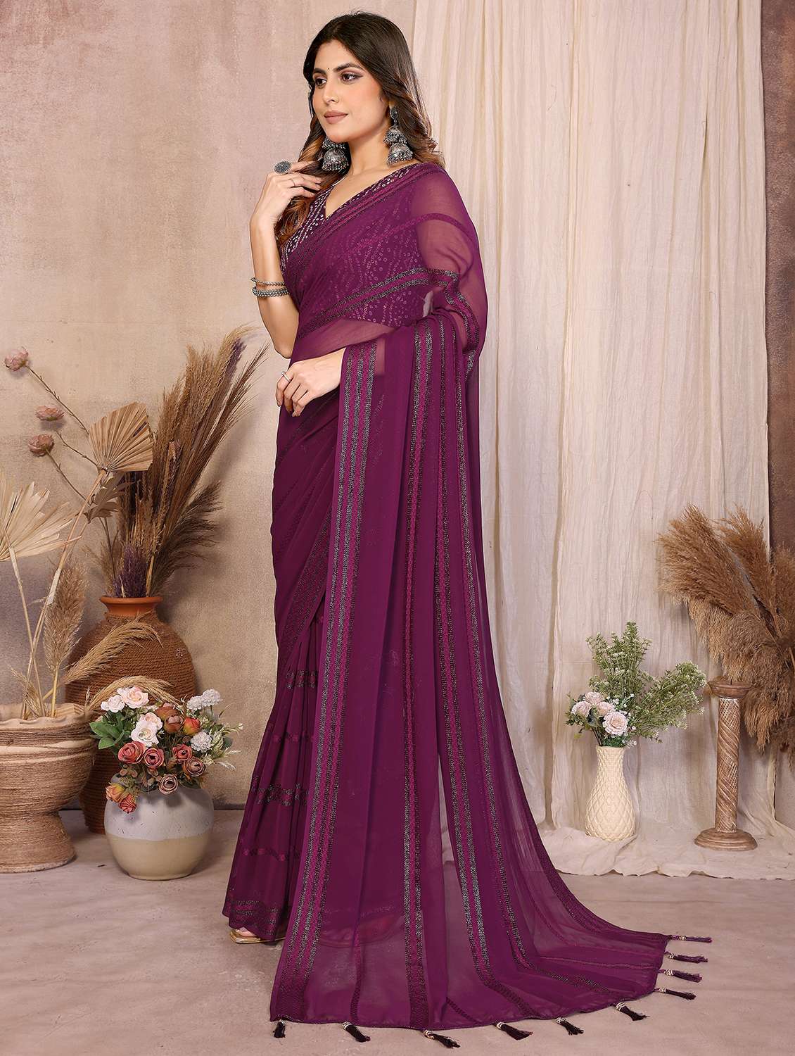 Women Striped Embellished Saree With Blouse - 22358161 -  Standard Image - 3
