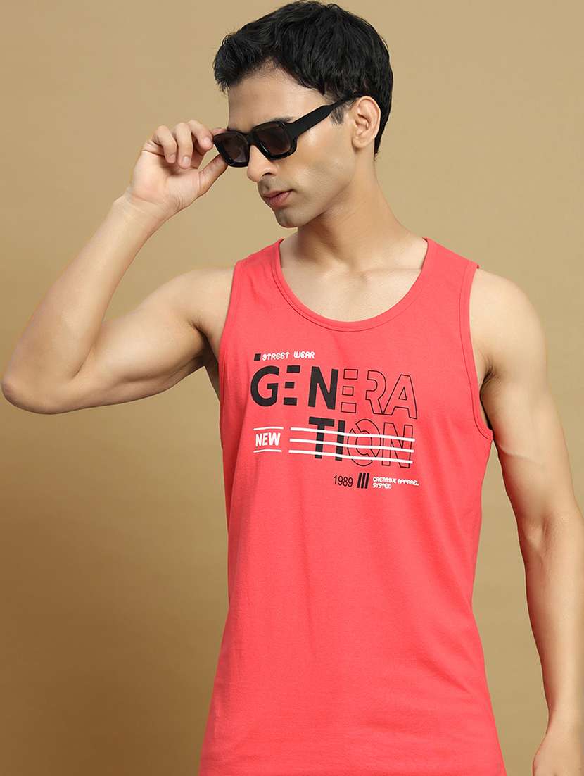 men typographic sleeveless regular fit t-shirt