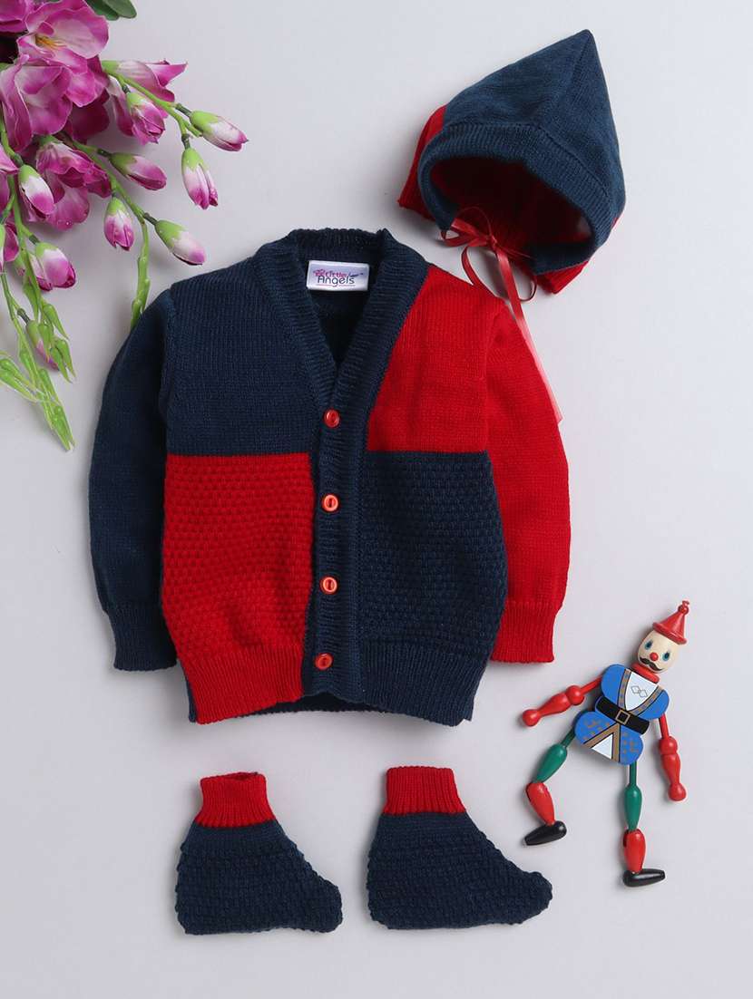 kids color blocked sweater with woolen socks & cap