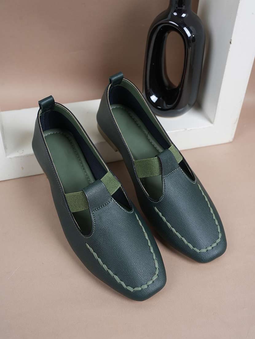 women solid slip on ballerina