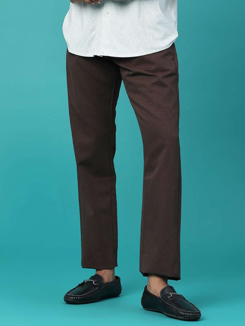 men solid mid rise chinos casual trouser