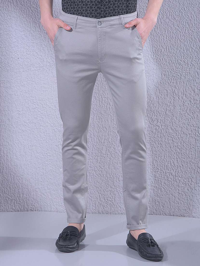 men solid mid rise chinos casual trouser