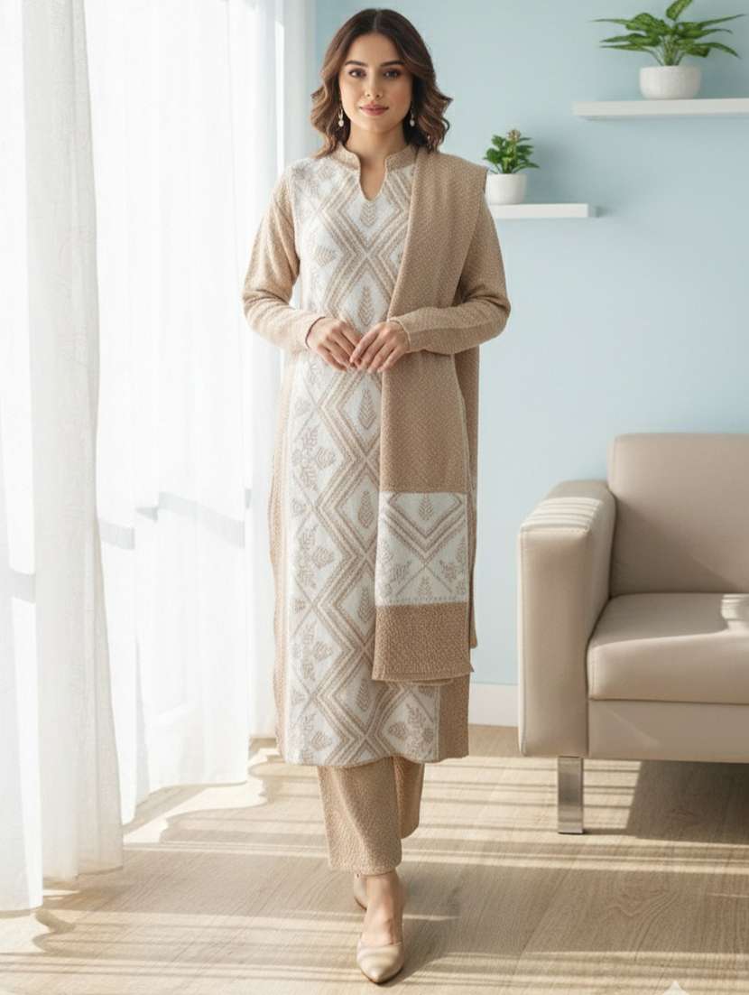 women self design long sleeve kurta pant with dupatta set