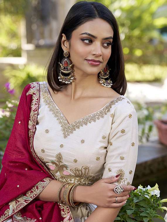 women solid with work flared semi-stitched lehenga - 22361960 -  Standard Image - 5