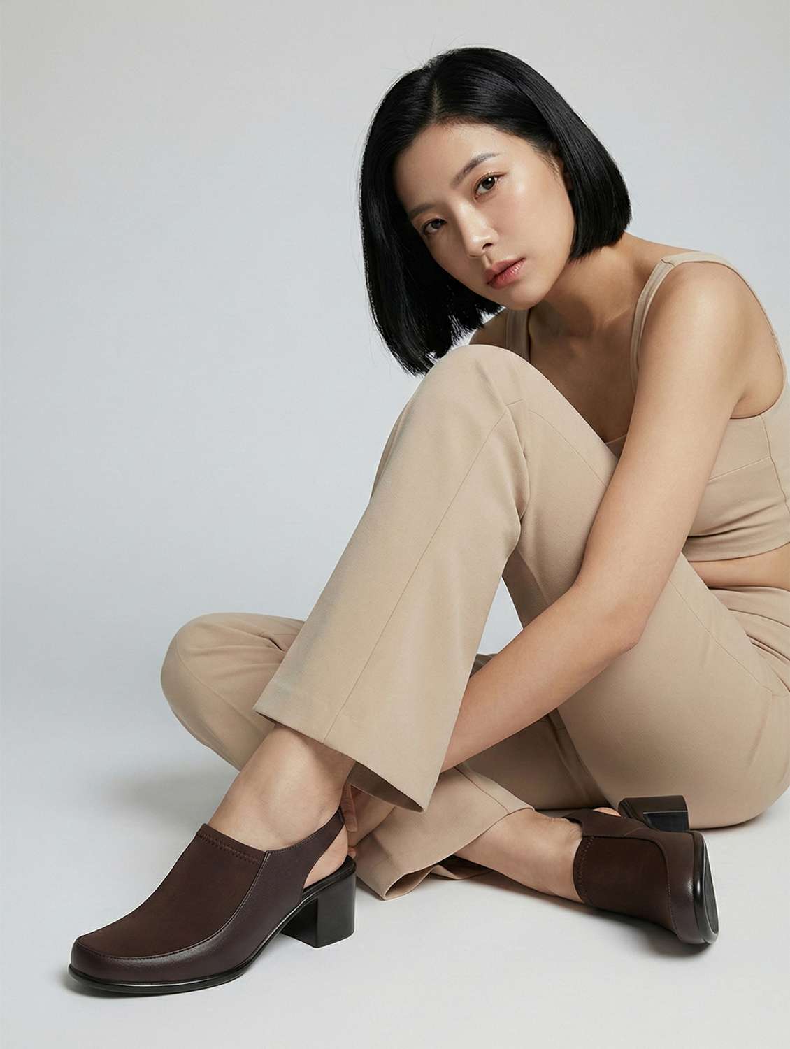 women solid back strap block heel - 22362140 -  Standard Image - 5