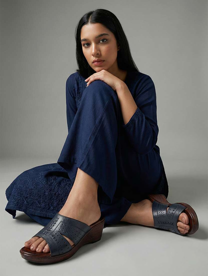 women solid slip on wedge - 22362146 -  Standard Image - 5