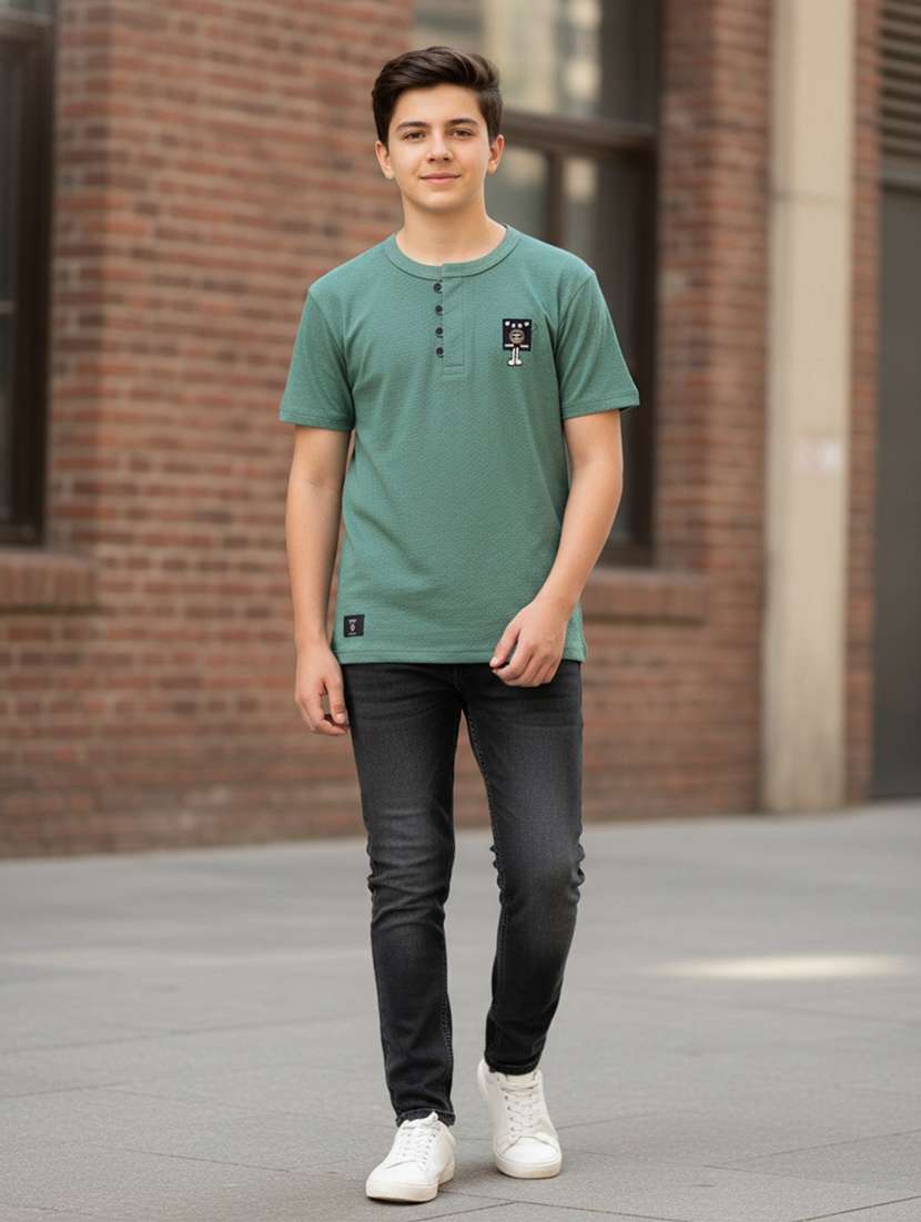 boys self design mandarin collar t-shirt