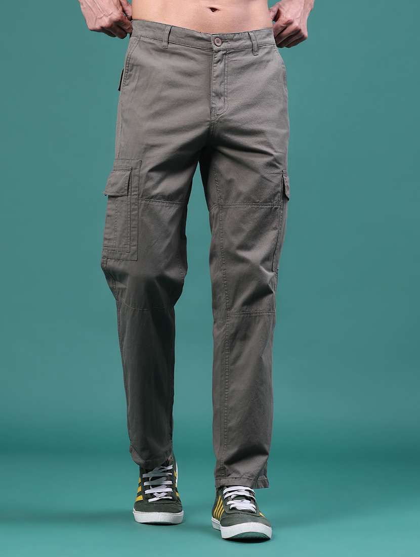 men solid mid rise regular fit cargo