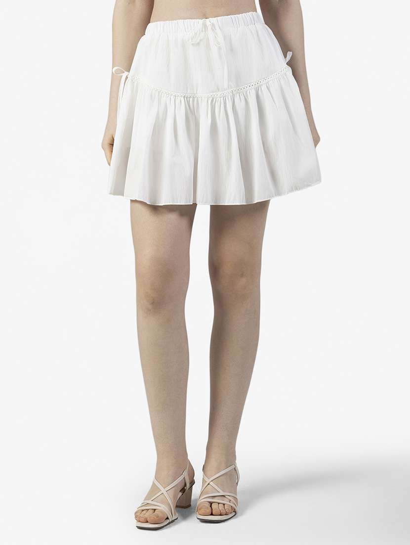 women solid mid rise tiered mini skirt