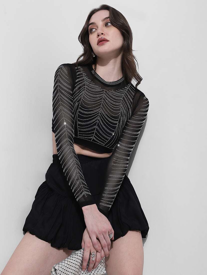 women embellsihed long sleeev crop top