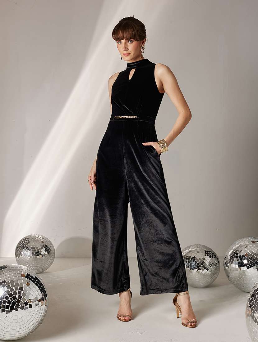women solid halter neck sleeveless jumpsuit