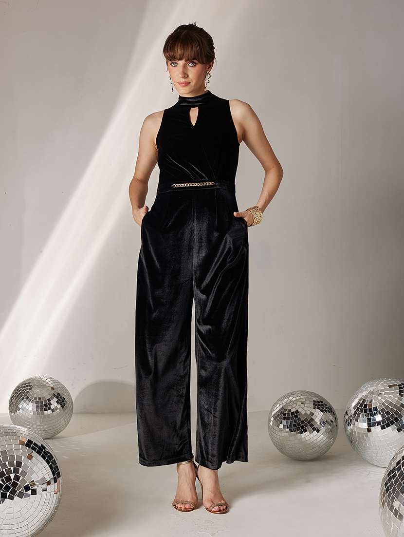 women solid halter neck sleeveless jumpsuit