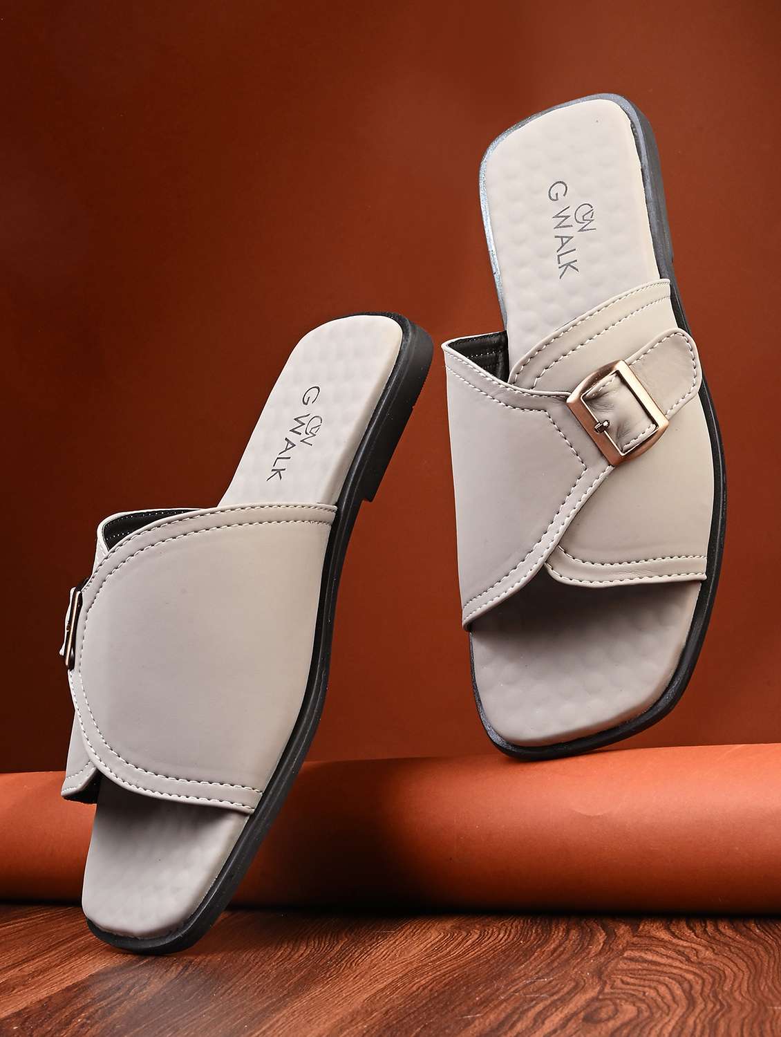 men solid slip on sandal
