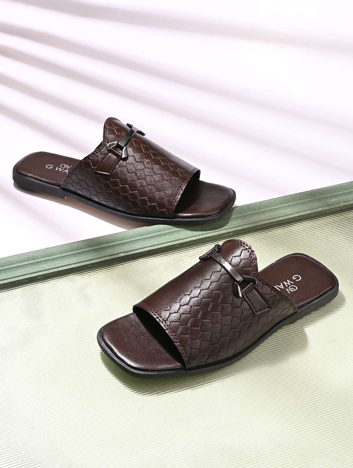 men solid slip on sandal