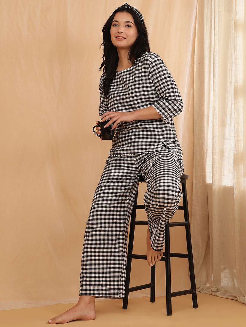 women checkered nightwear pyjama set 