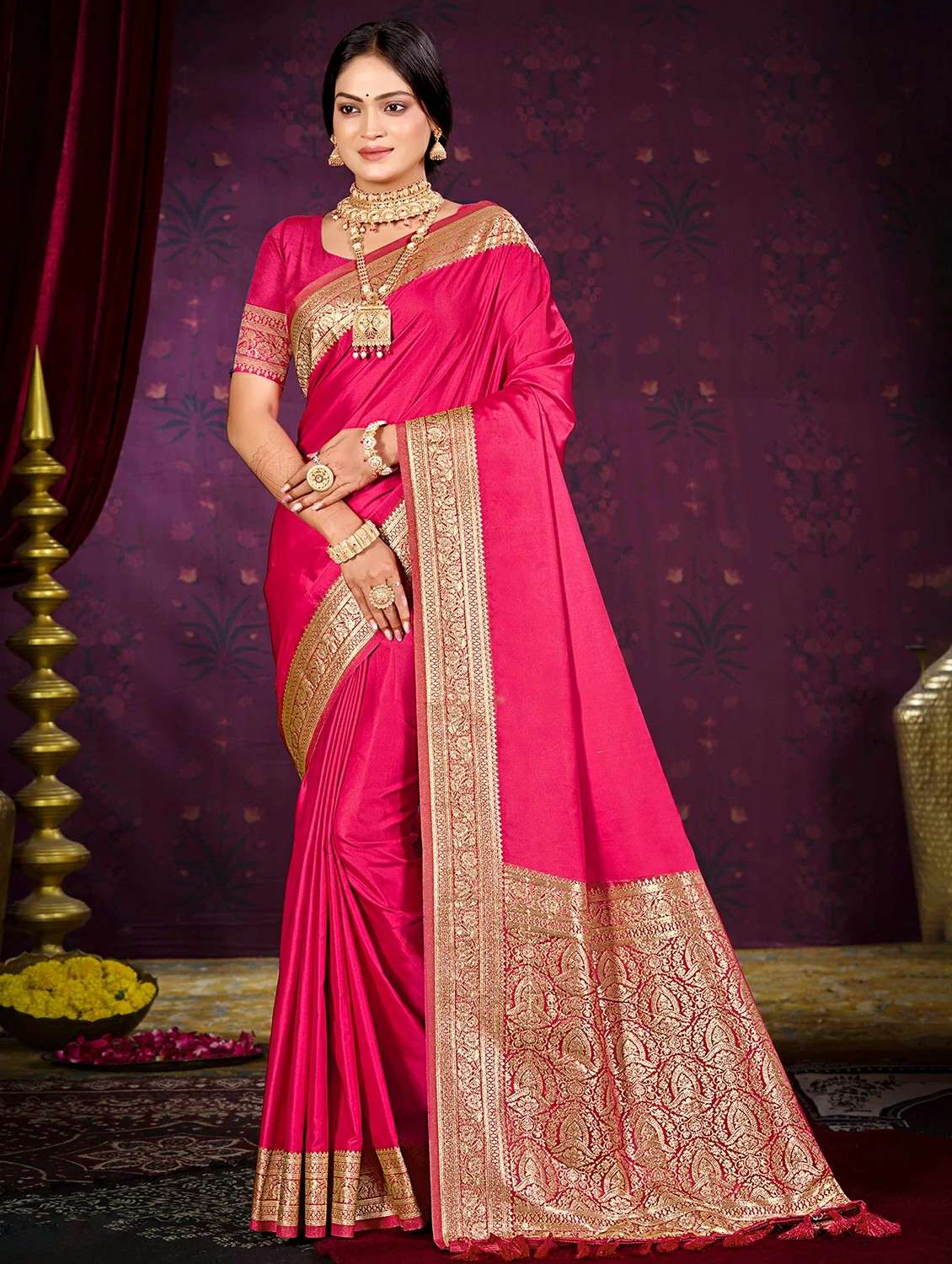women solid with bordered saree with blouse