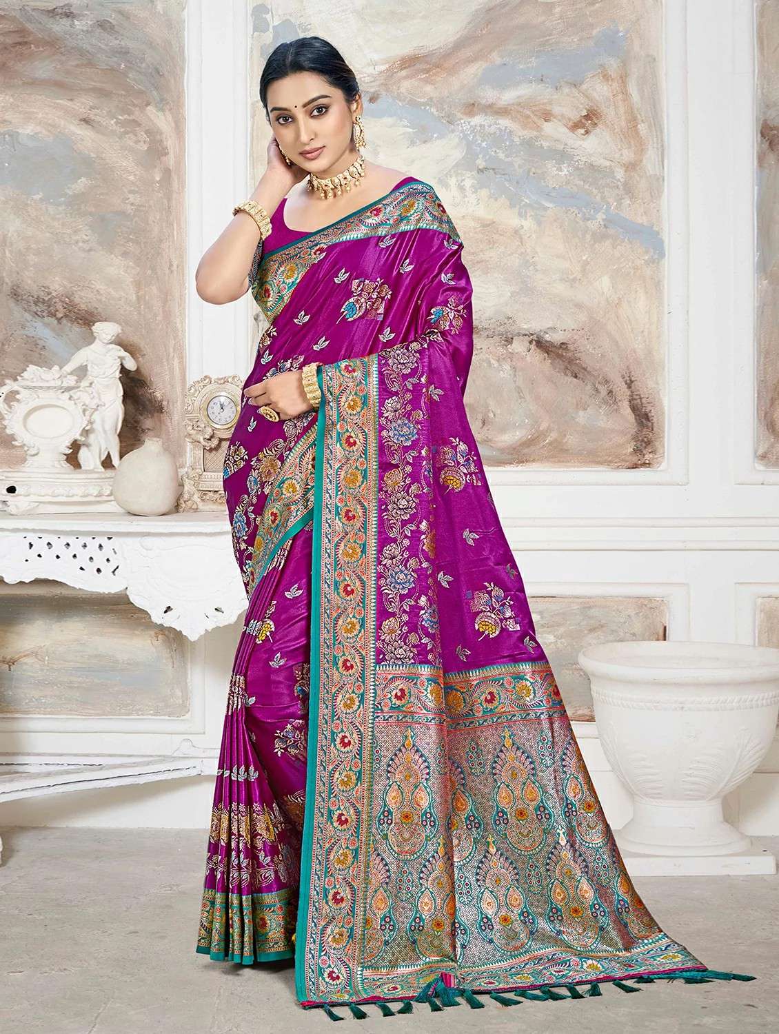 women self design banarasi saree with blouse