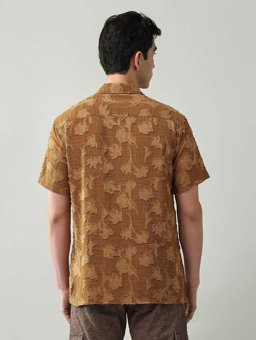 men self designed collared short sleeve shirt - 22368690 -  Standard Image - 3