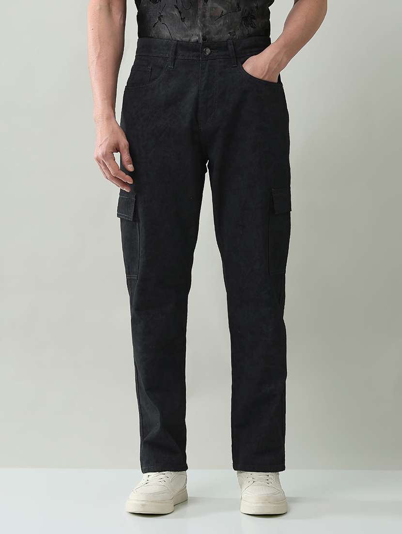 men solid mid rise regular fit cargo