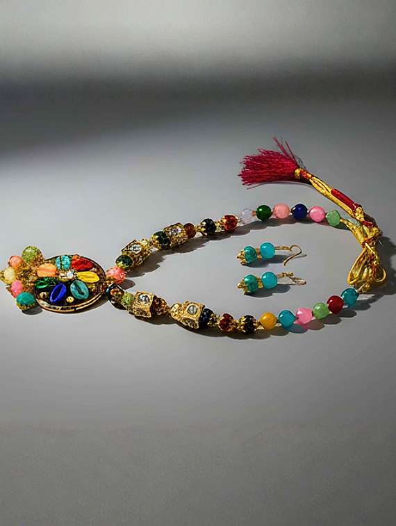 women pendant necklace set with earrings - 22373079 -  Standard Image - 3