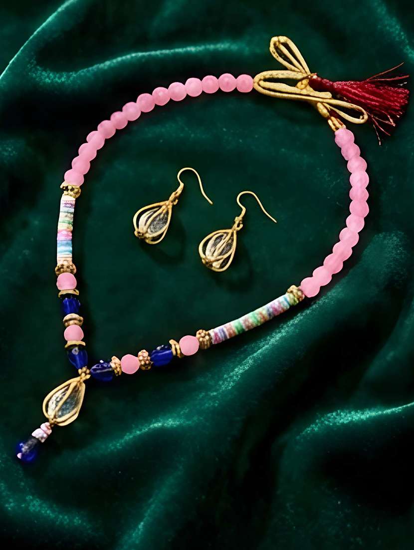 women pendant necklace set with earrings