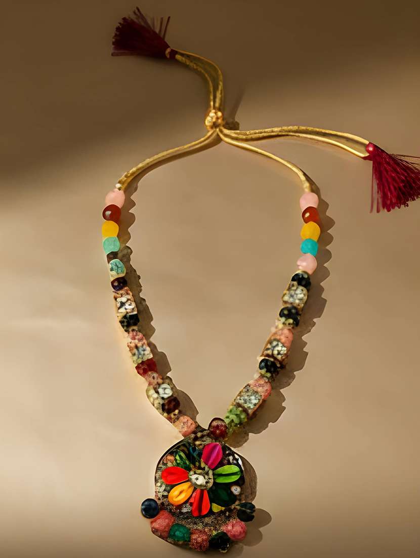 women pendant necklace set with earrings - 22373083 -  Standard Image - 3