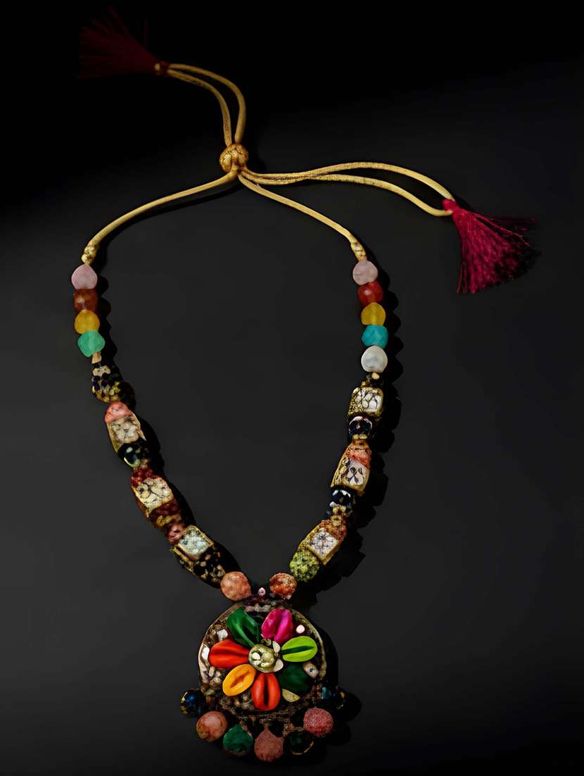 women pendant necklace set with earrings - 22373083 -  Standard Image - 5