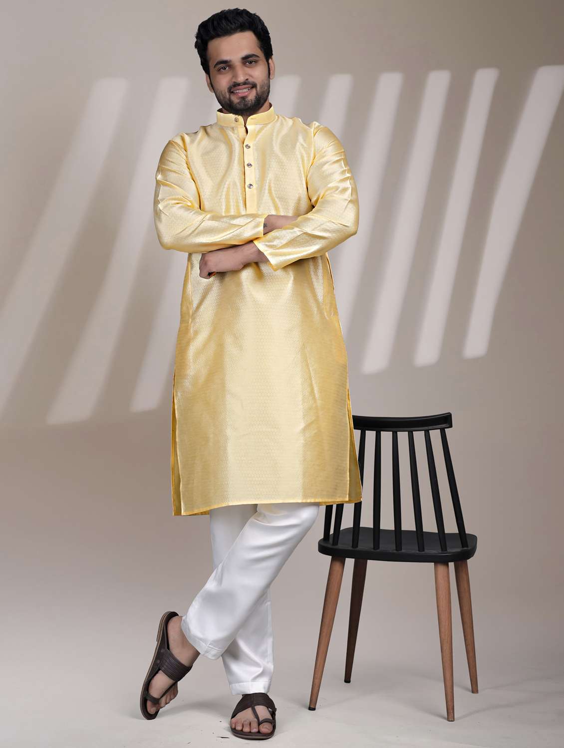 men self designed kurta and pyjama set