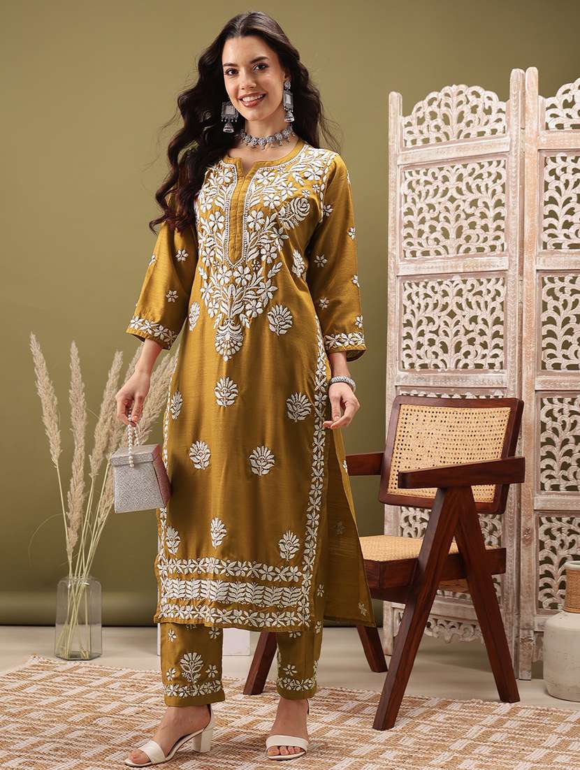 women solid with work three quarter sleeve kurta pant set