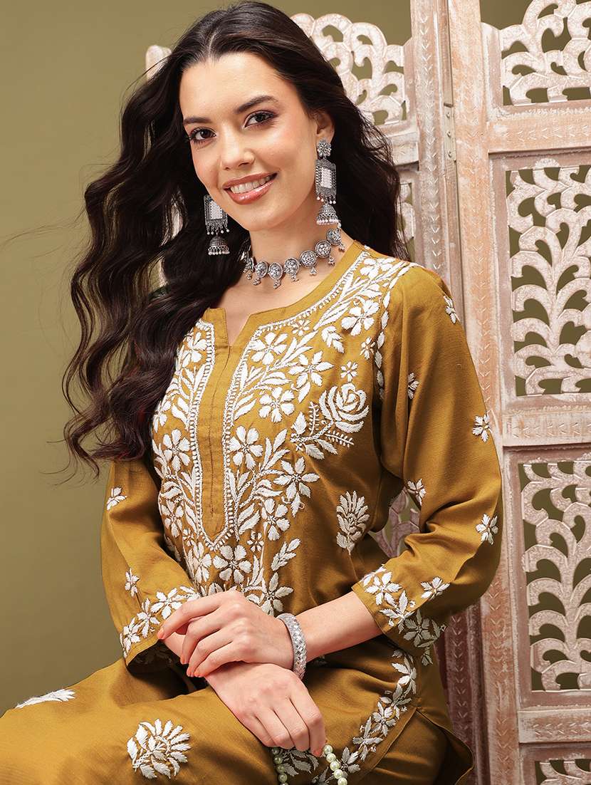 Women Solid With Work Three Quarter Sleeve Kurta Pant Set - 22373417 -  Standard Image - 5