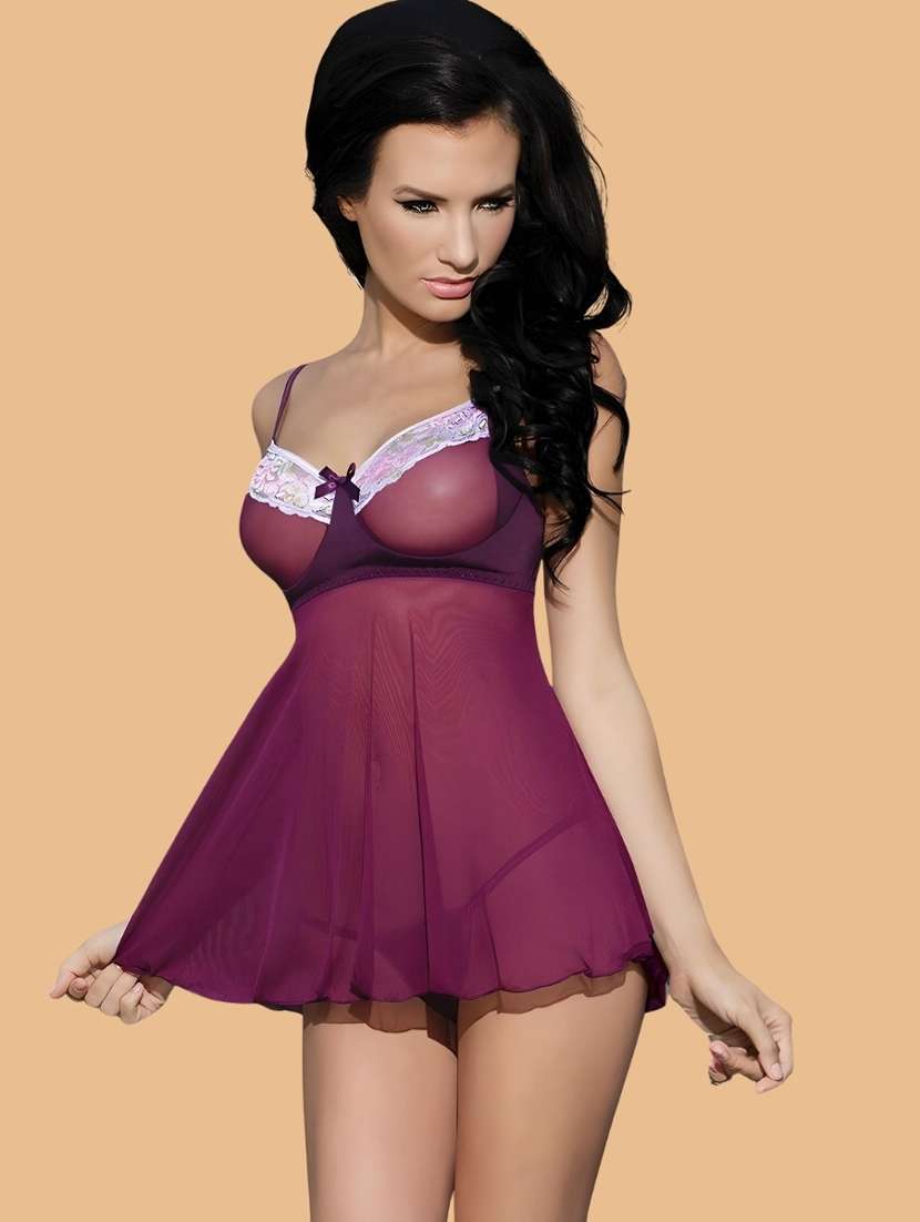 women self designed sleeveless lace babydoll