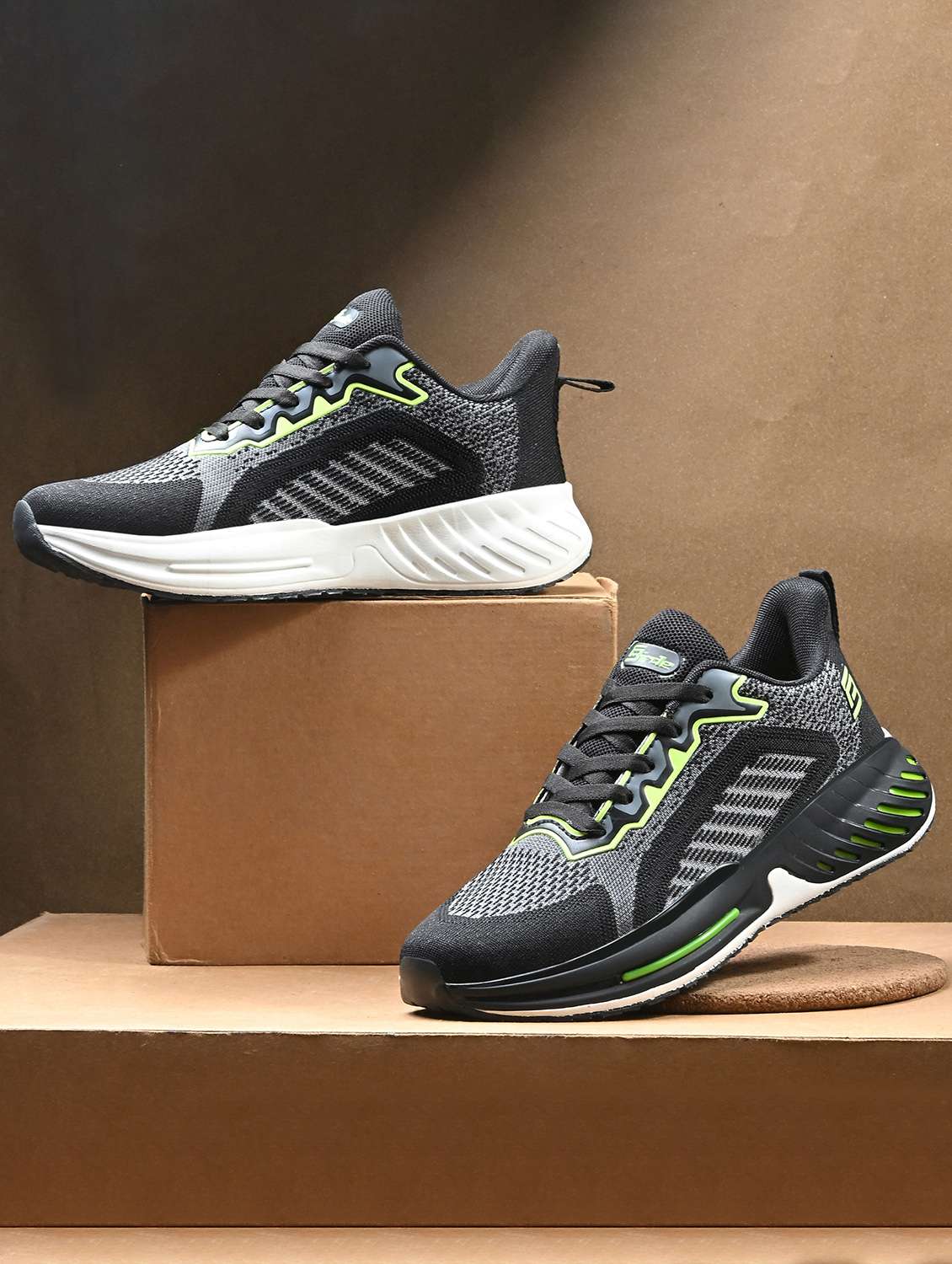 men black lace up sport shoe