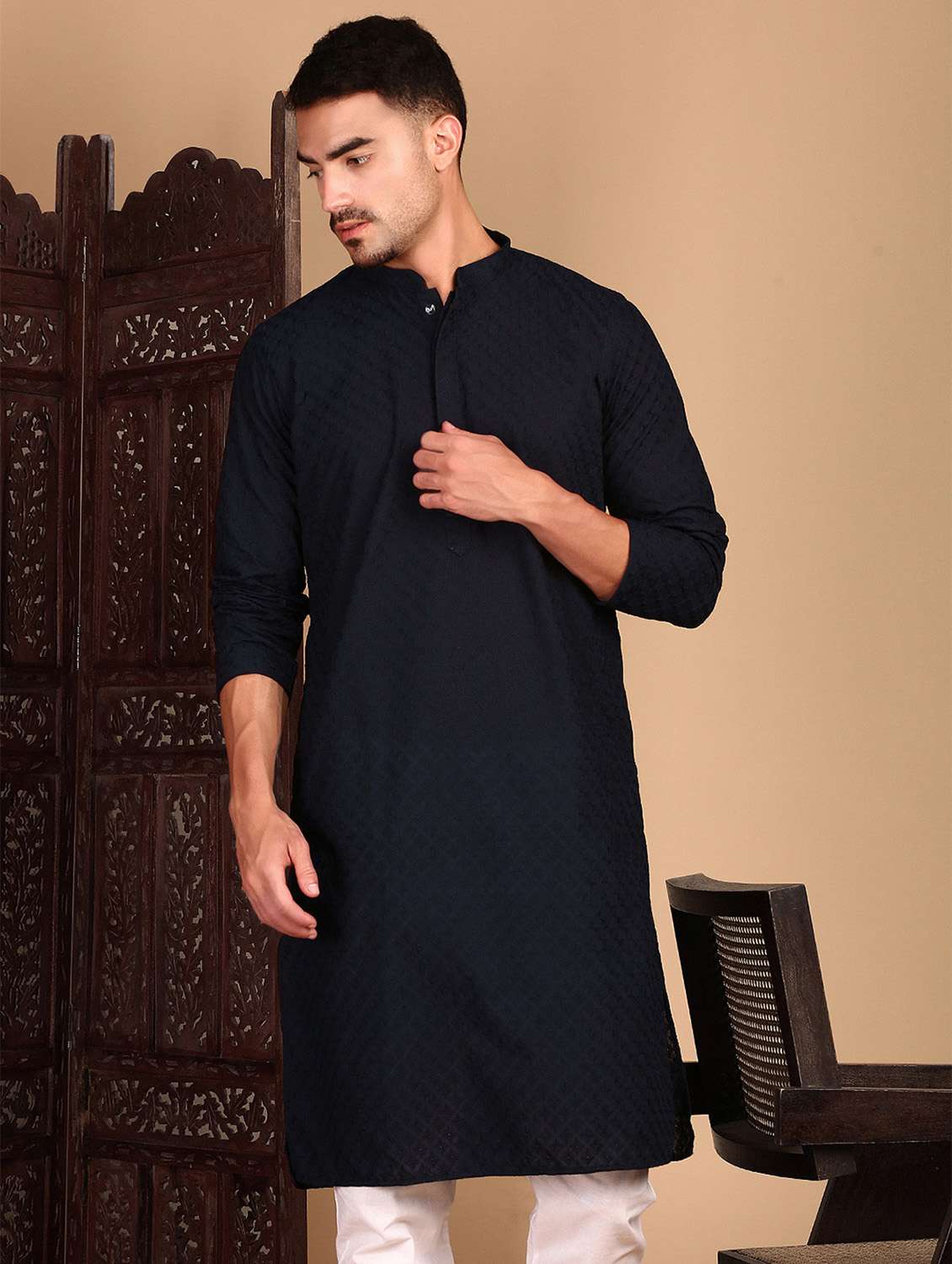 men self design long sleeve kurta