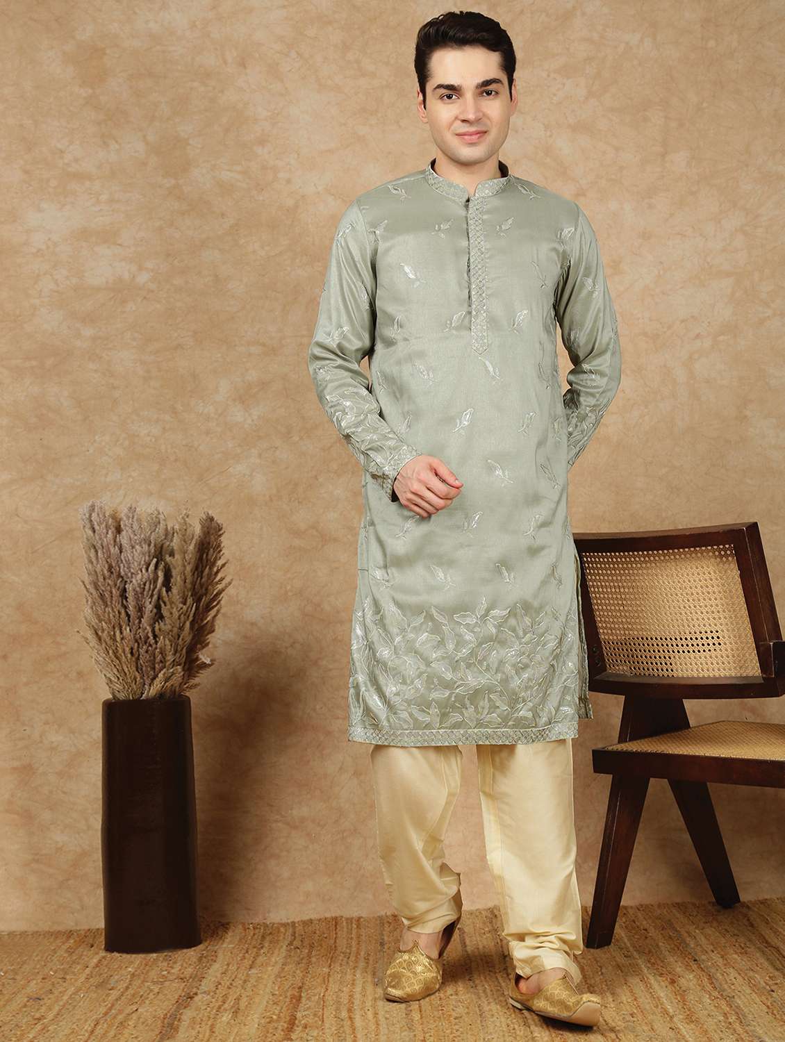 men self design kurta and pyjama set